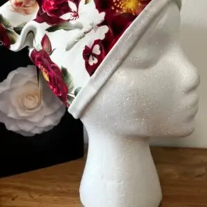 Girl's hat rose