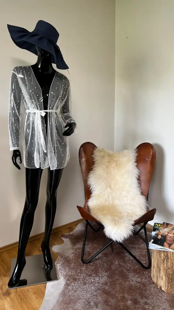 Short white cardigan with pearls - Image 2