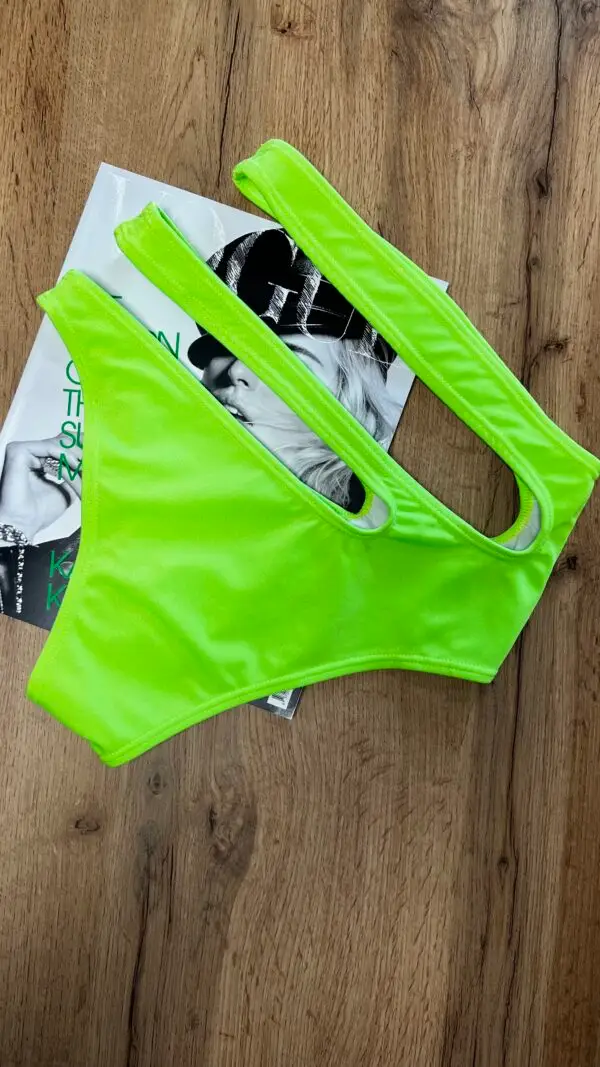 High-waisted panties with cutouts on the stomach - Image 3